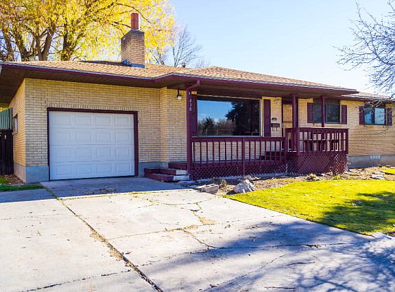 2nd image of 430 Spruce Dr