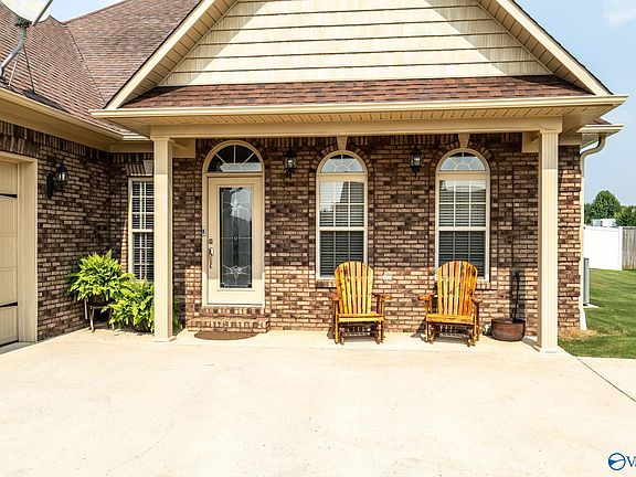 3rd image of 123 Meadowridge Dr