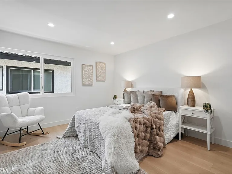 6221 Mammoth Ave — Photo 31