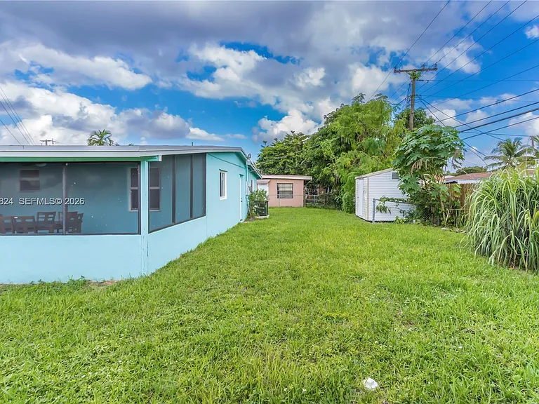630 NW 199th St — Photo 18