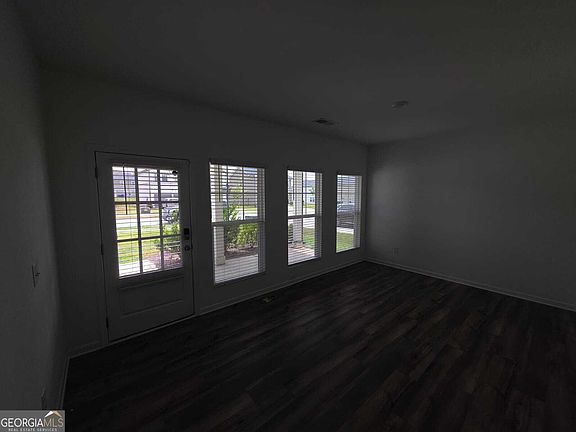 4th image of 2048 Boxwood Cir