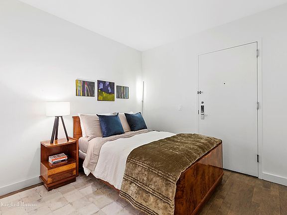 5th image of 15 Broad St APT 1916