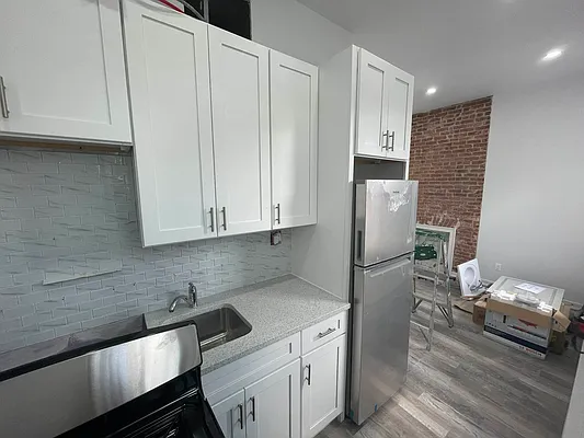 Rented by Marquis Real Estate Services | media 20