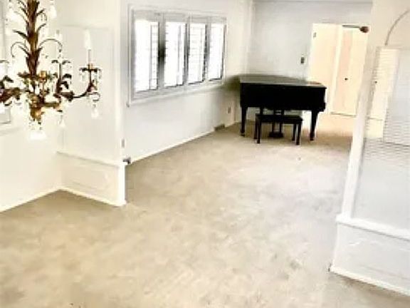 2nd image of 1711 S Cliff Dr