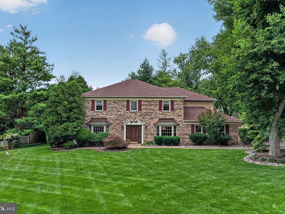 1st image of 721 Buckley Rd