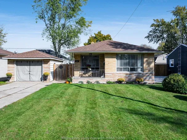 373 Superior St, Lasalle, ON N9J 1H7