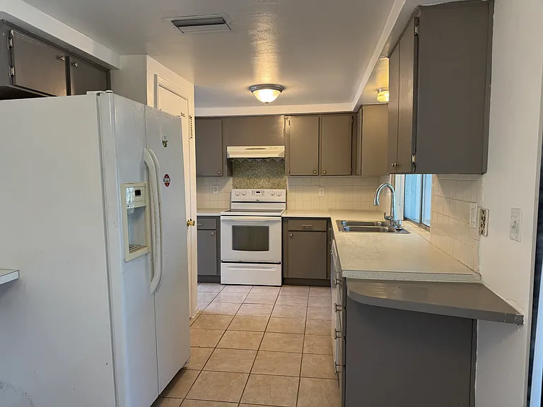 12411 Partridge Hill Row — Photo 5