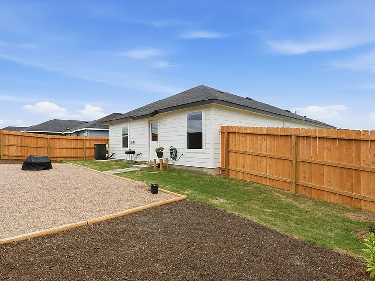 303 Wild Goose Dr — Photo 16