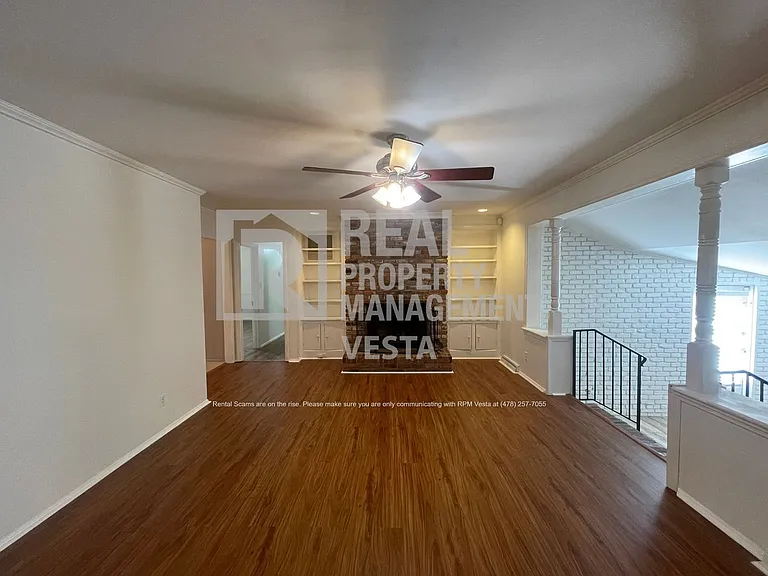 240 Candler Dr — Photo 1