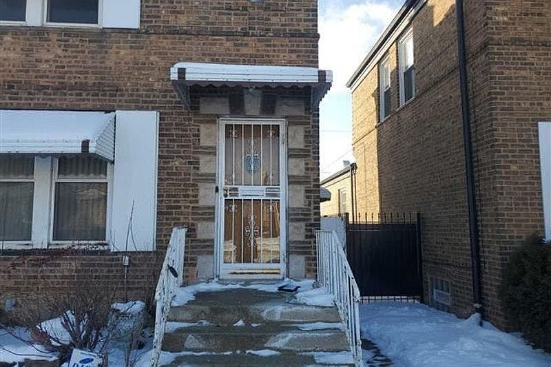 1st image of 7926 S Artesian Ave