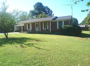 65 Chestnut St, Menlo, GA 30731
