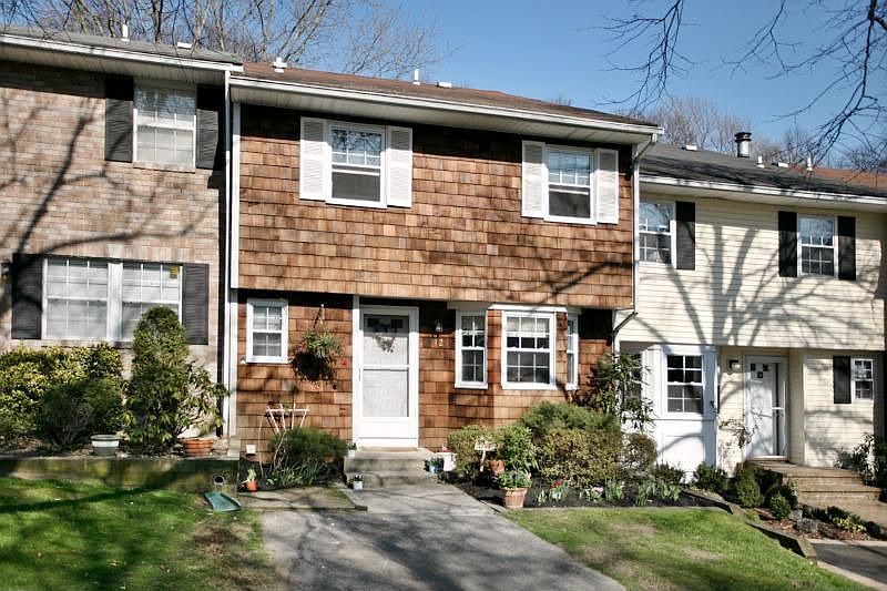 1st image of 12 Jennings Ct