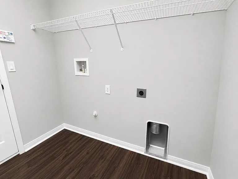 9253 Beaufort Ct — Photo 14