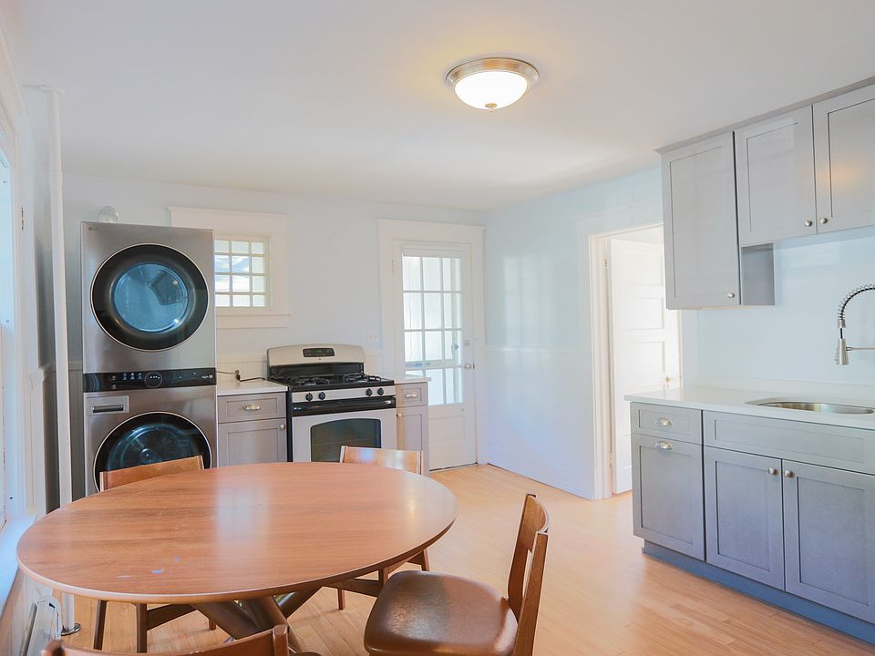 Newly renovated eat in kitchen