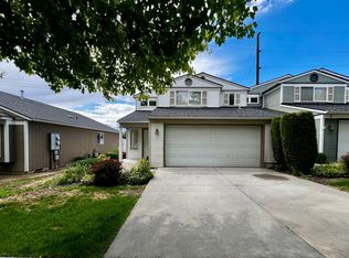 102 Plum Ln, Yakima, WA 98908