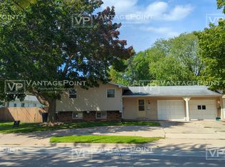 1428 S Baird St, Green Bay, WI 54301