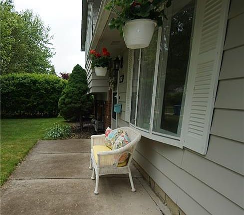 2nd image of 24782 Doe Dr
