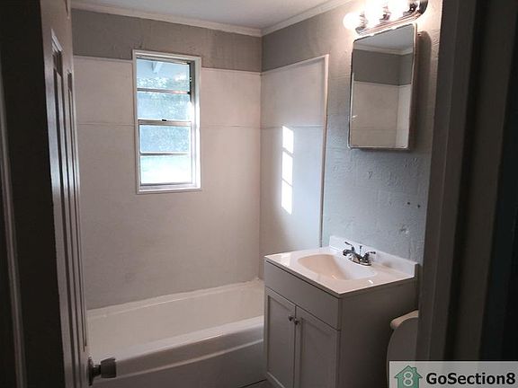 3rd image of 5591 Thomas Dr
