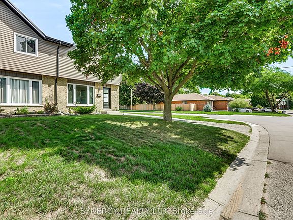 4th image of 81 Brennan Dr