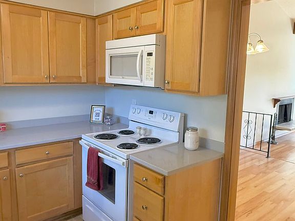 4th image of 7845-7895 SW Hillcrest Pl #11803