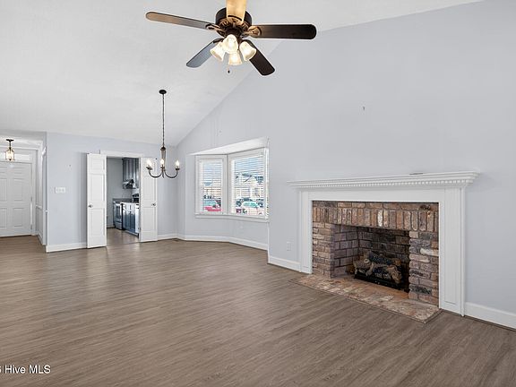 5th image of 2400 8 A Bradford Drive N