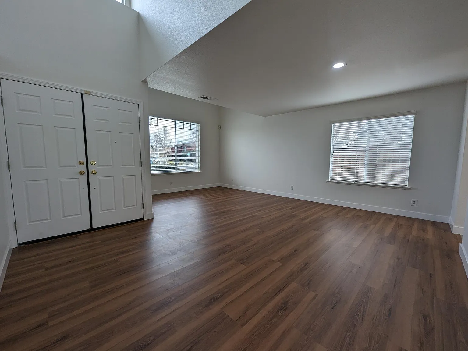 4 bed, 3.5 bath, 2450 sqft, $3,400 — Photo 4