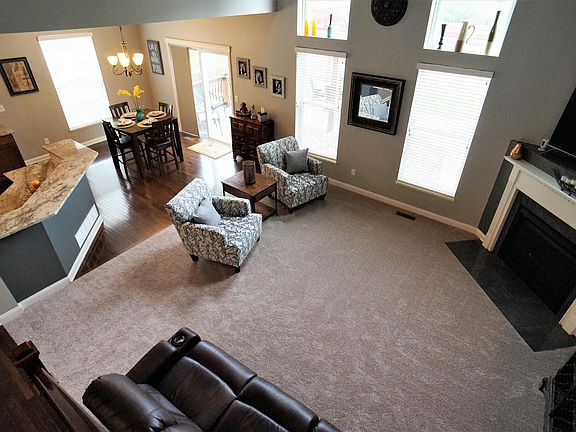 4th image of 124 Roundwood Ct