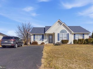 165 Universe Dr, Martinsburg, WV 25404