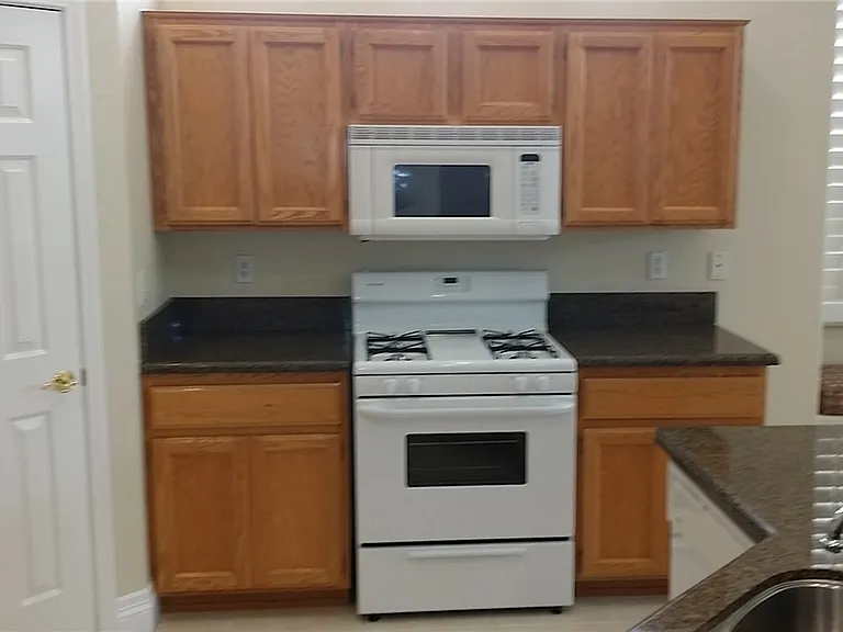 1125 Coral Rainbow Ave #1125 — Photo 5