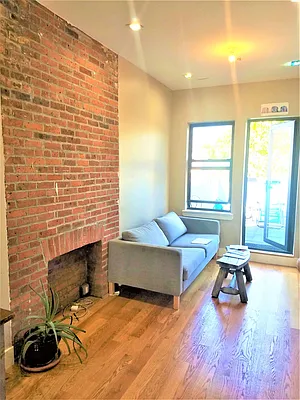 Rented by Space Link Realty | media 3