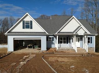 7719 Summit Landing Dr, Browns Summit, NC 27214