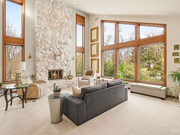 4th image of 6195 Squirrelwoods Ln