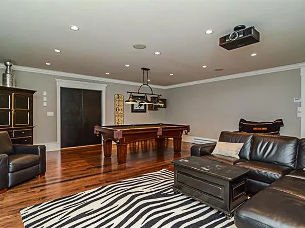 18101 59a Ave, Surrey, BC V3S 4S9