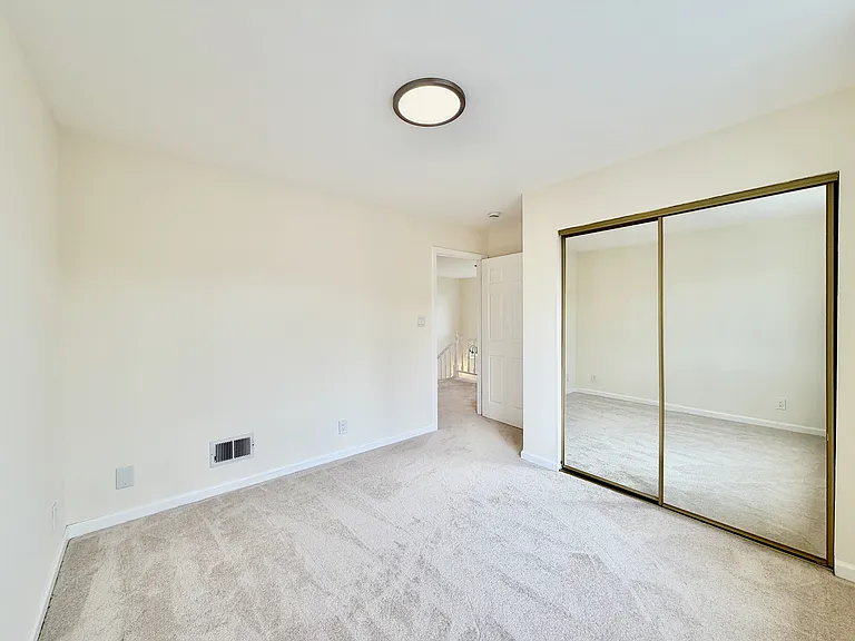 712 Prospect Row — Photo 22