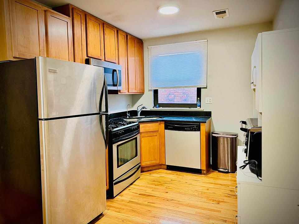 1st image of 7336 N Winchester Ave #2
