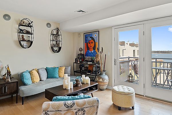 1st image of 1490 Outlook Ave APT N6