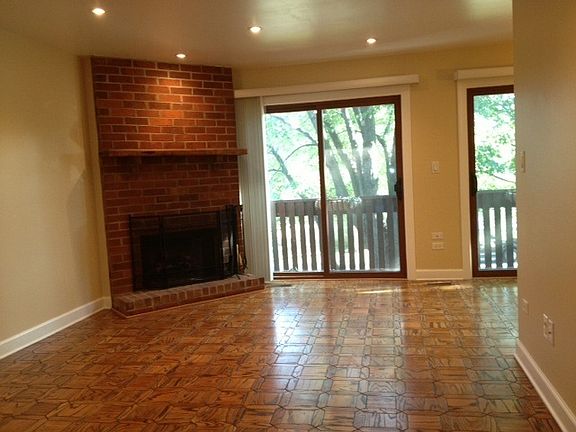 2nd image of 977 Cumberland Ct APT Bb2