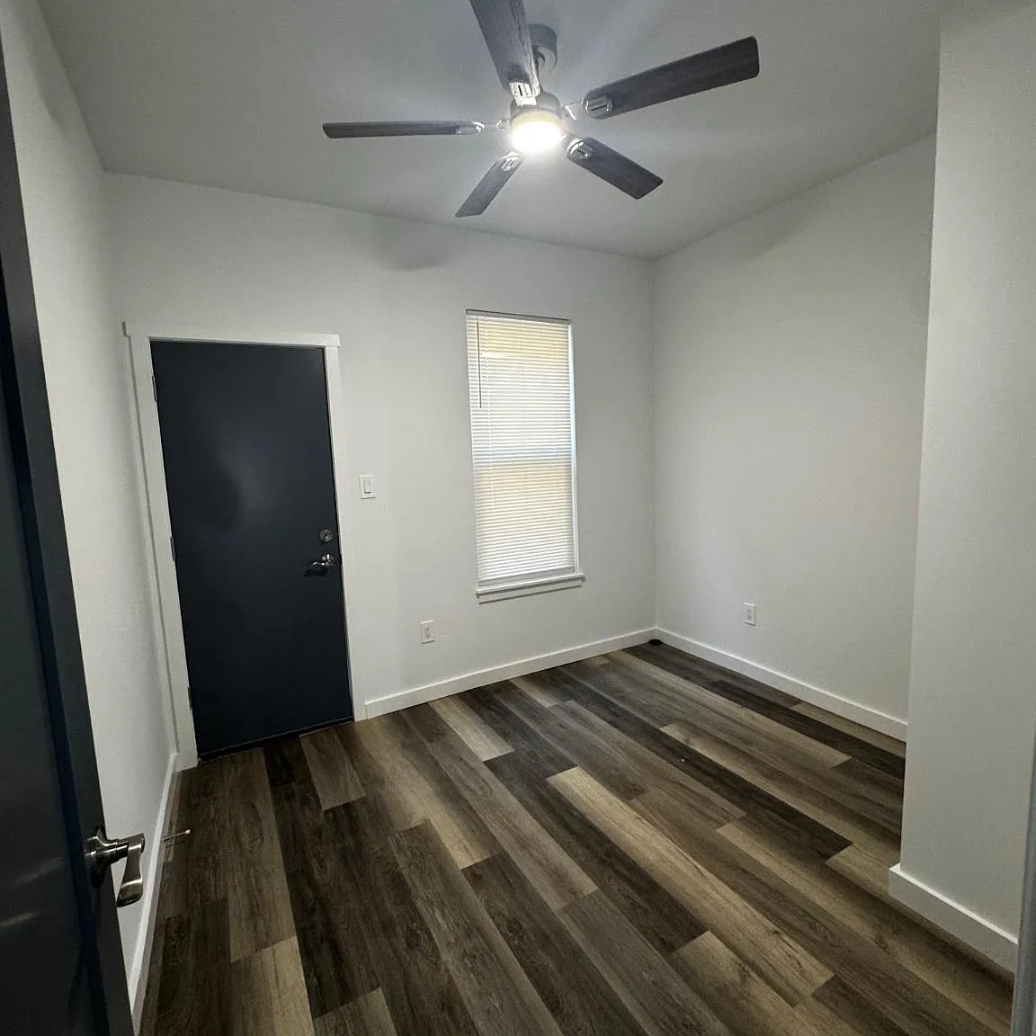 2 bed, 1.0 bath, 1050 sqft, $1,450 — Photo 3