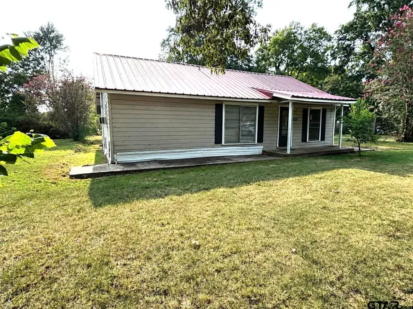 215 Cleveland St, Winfield, TX 75493