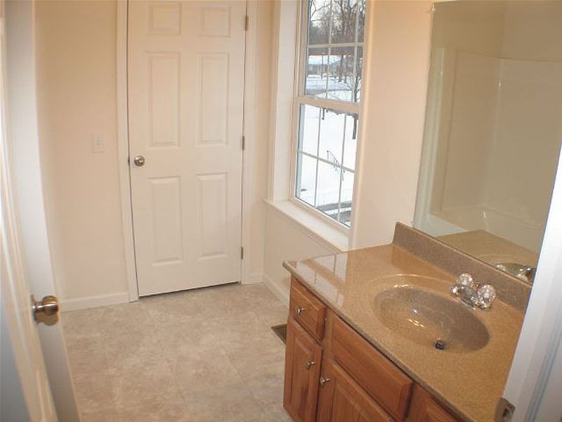 2nd image of 34 COUNTRY CLUB Lane