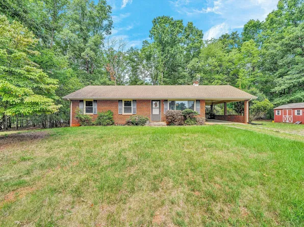 1617 Lonely Hollow Rd, Huddleston, VA 24104
