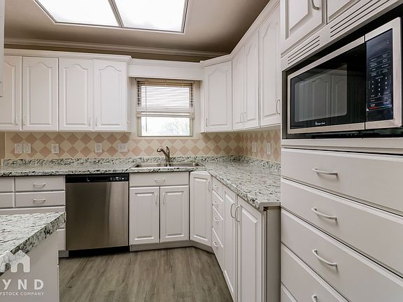 3rd image of 239 E Garden Ave S