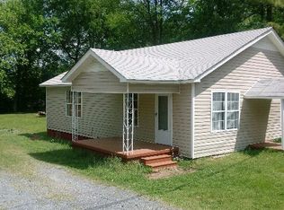 105 E Ezzard Ave, Dalton, GA 30720