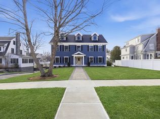 40 Foxcroft Rd, Winchester, MA 01890