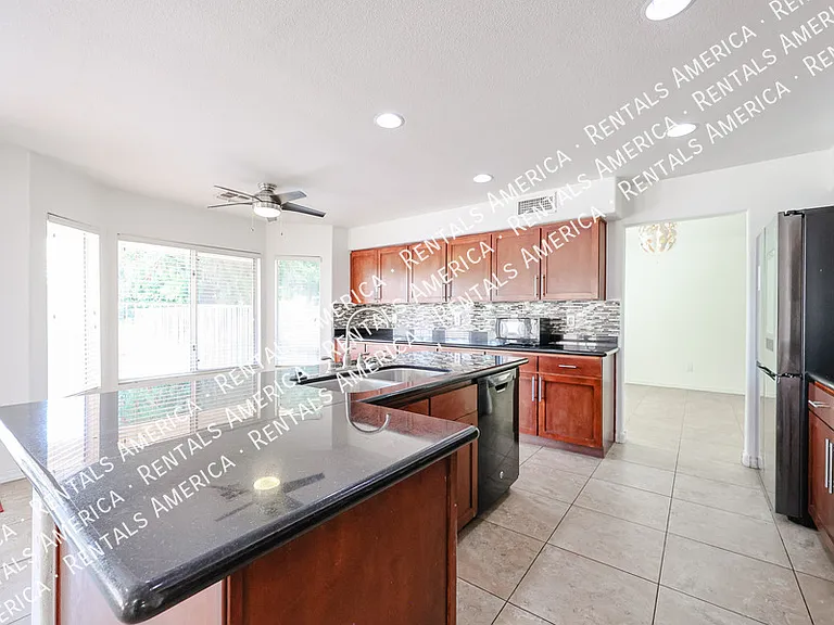 820 N Granada Dr — Photo 26