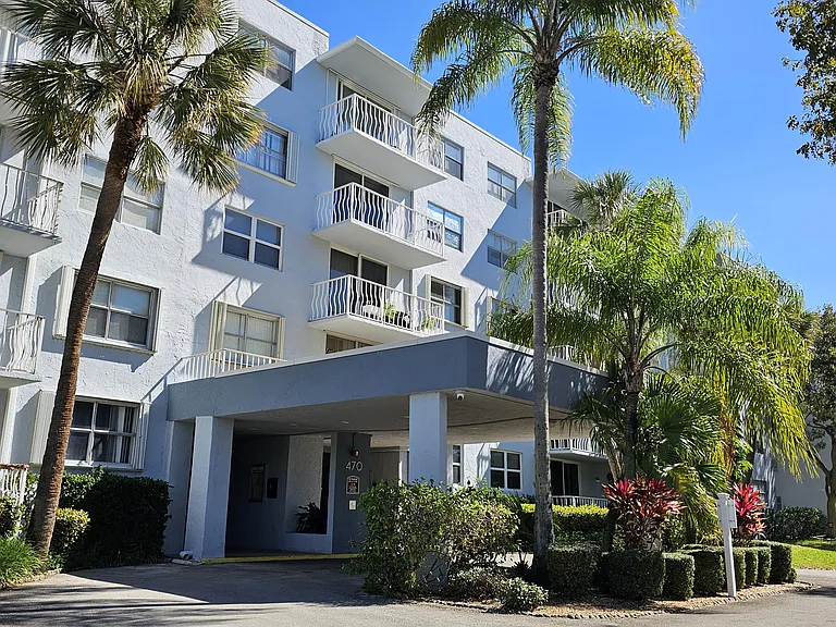 470 Executive Center Dr #2G — Photo 2