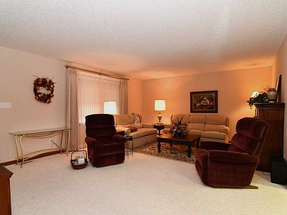 5th image of 1600 Pine Brook Dr