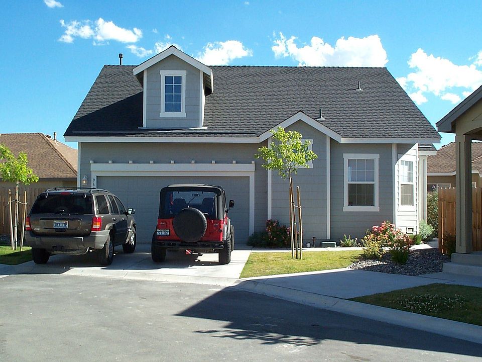 Comty. Maint. front yards
