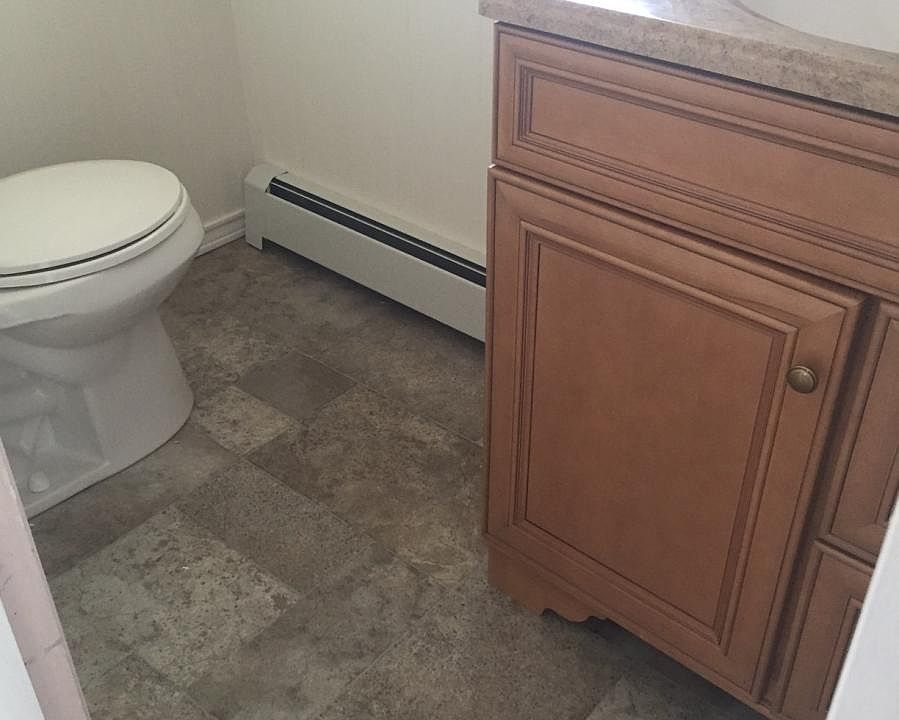 1/2 Bath