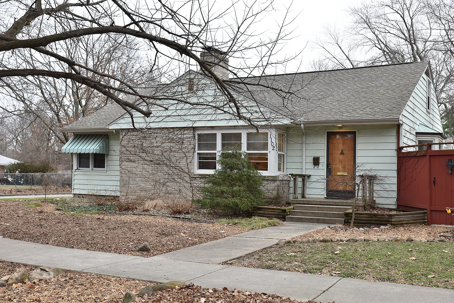 1102 S Elm Blvd photo 1
